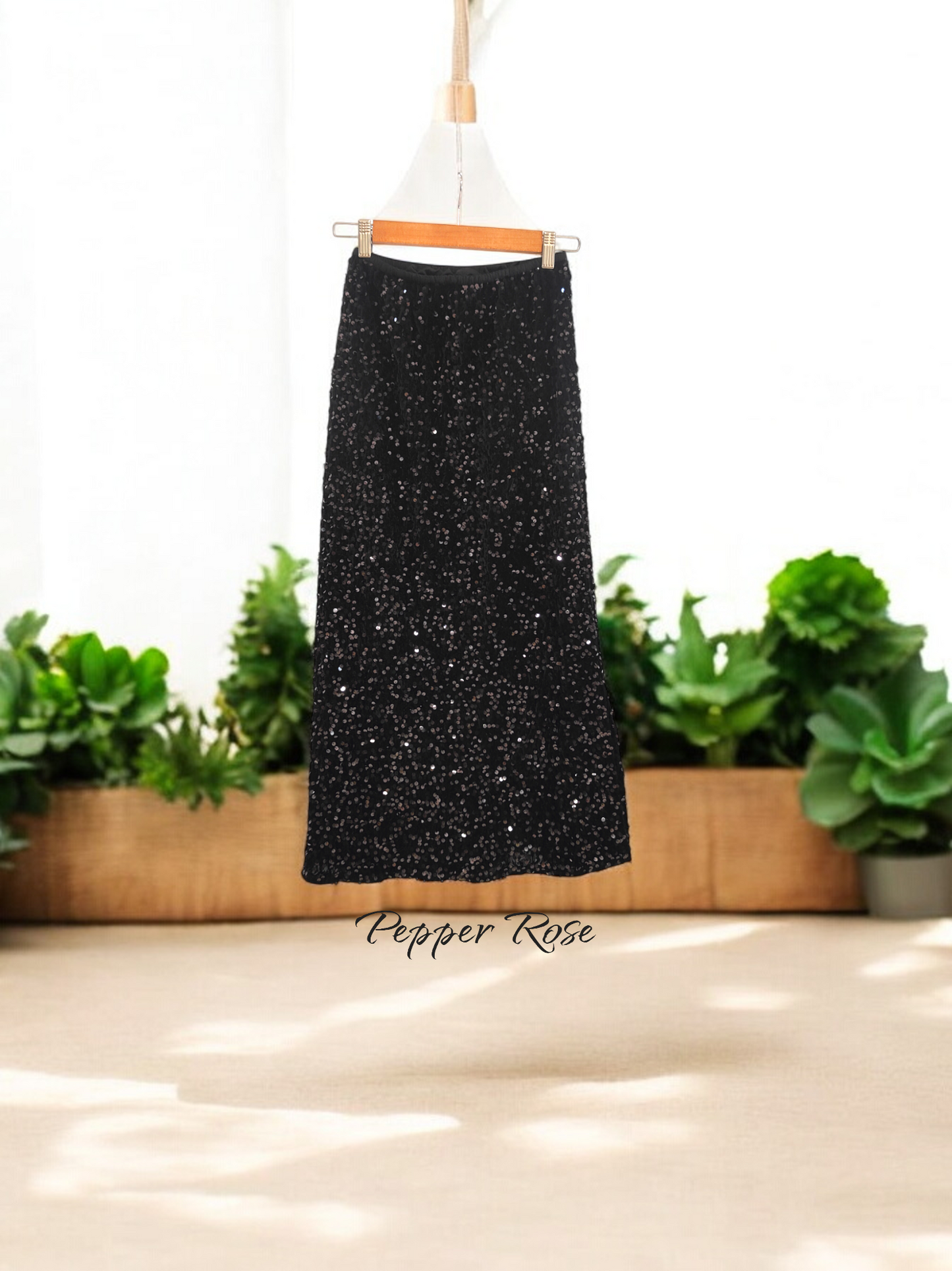 Mehr Velvet Sequin Embroidery Straight Skirt - Black