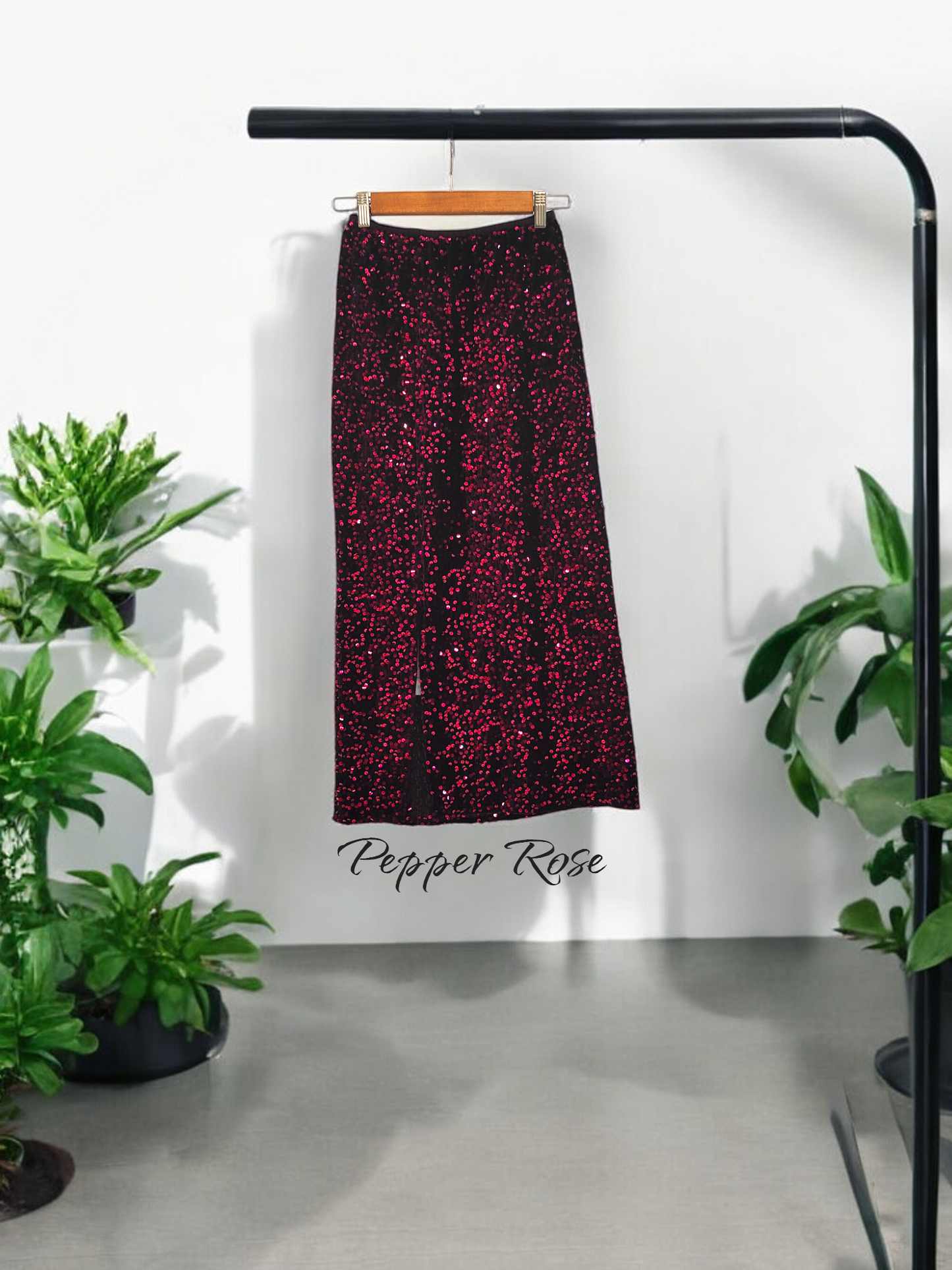 Mehr Velvet Sequin Embroidery Straight Skirt - Pink