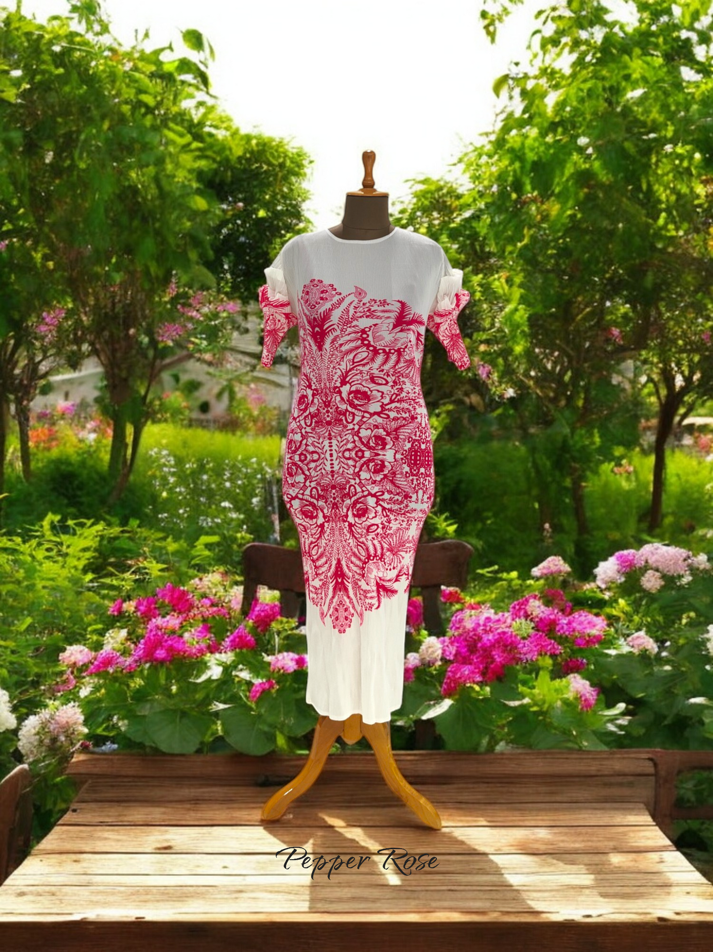 Miyake pleated printed bodycon Dress - White & Pink
